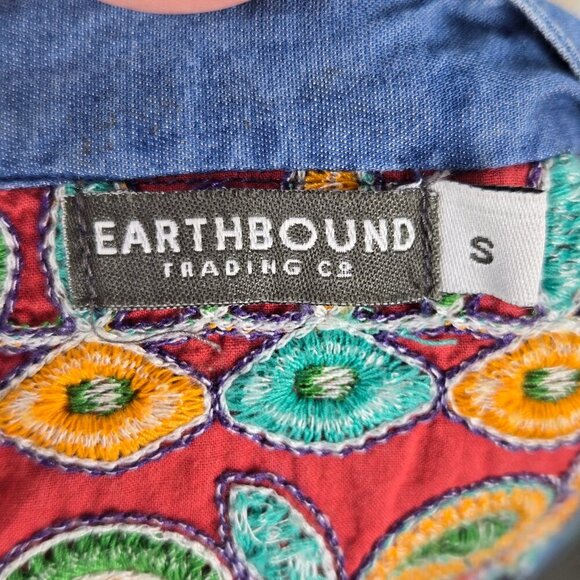 Earthbound Trading Co Size Small Chambray Tie Front Blouse Embroidered Yoke - Picture 9 of 12